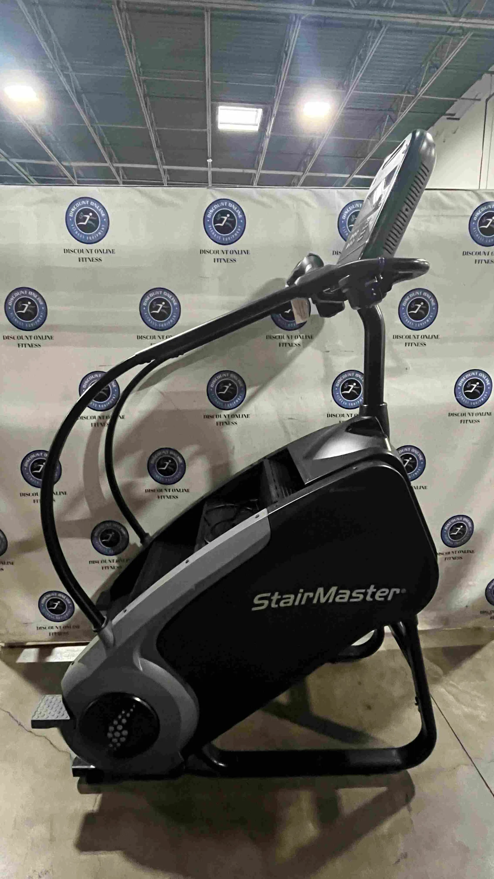 Stairmaster 8 Series Gauntlet w/LCD - U — photo 2