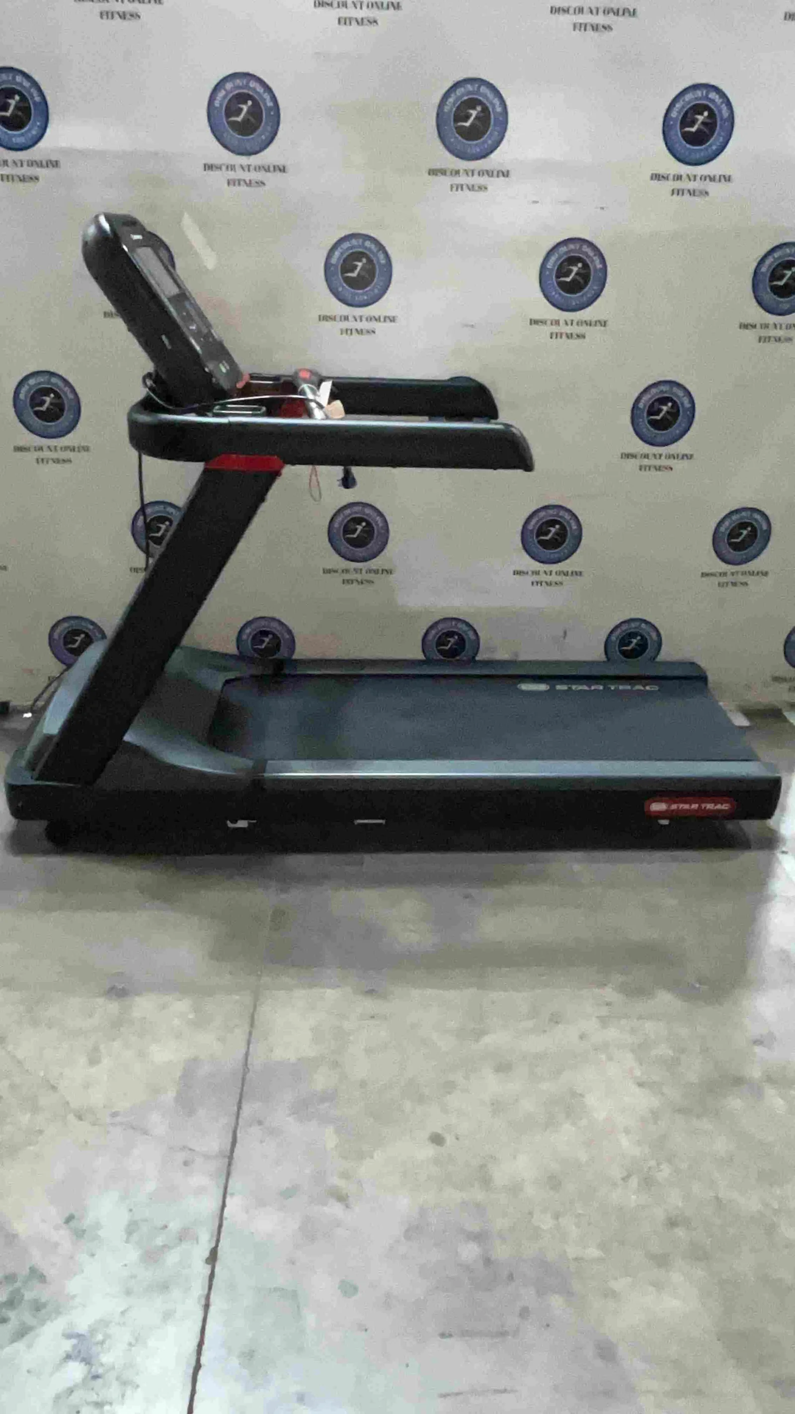 Star Trac 4 Series Treadmill w/LCD Console - U — photo 2