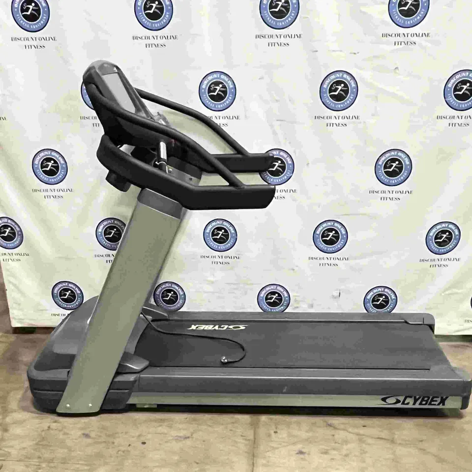 Cybex 525T Treadmill w/E3 Touch Console - U