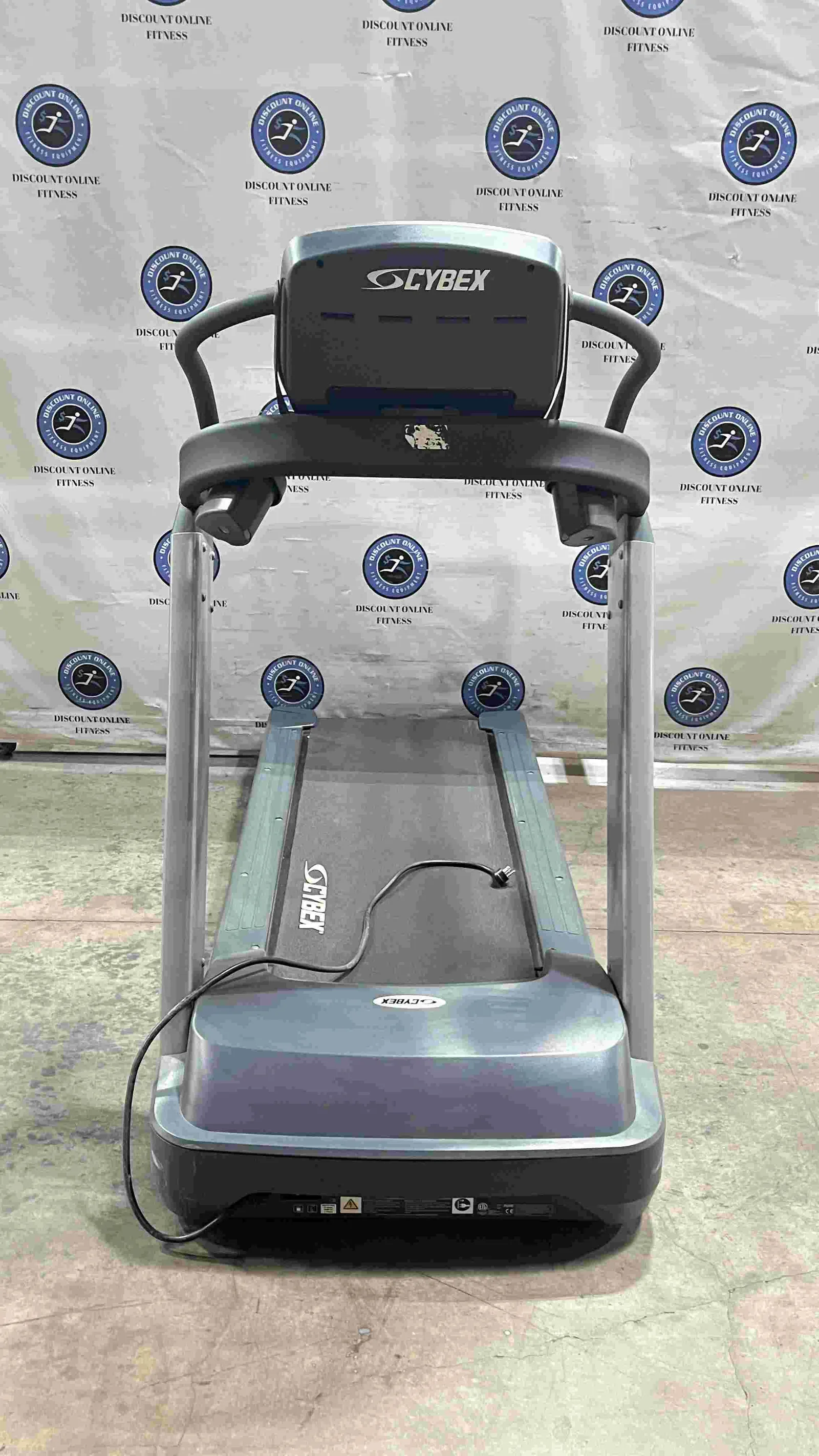 Cybex 525T Treadmill w/E3 Touch Console - U — photo 2
