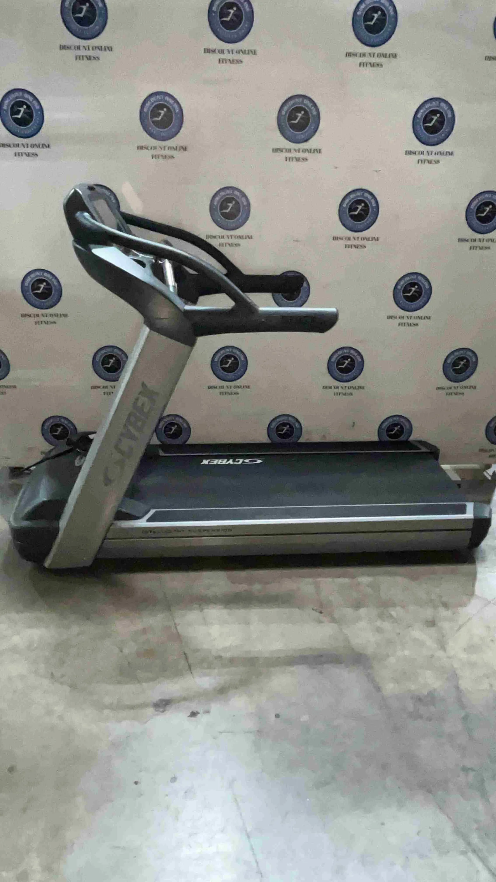 Cybex 770T Treadmill w/E3 Console - U — photo 2
