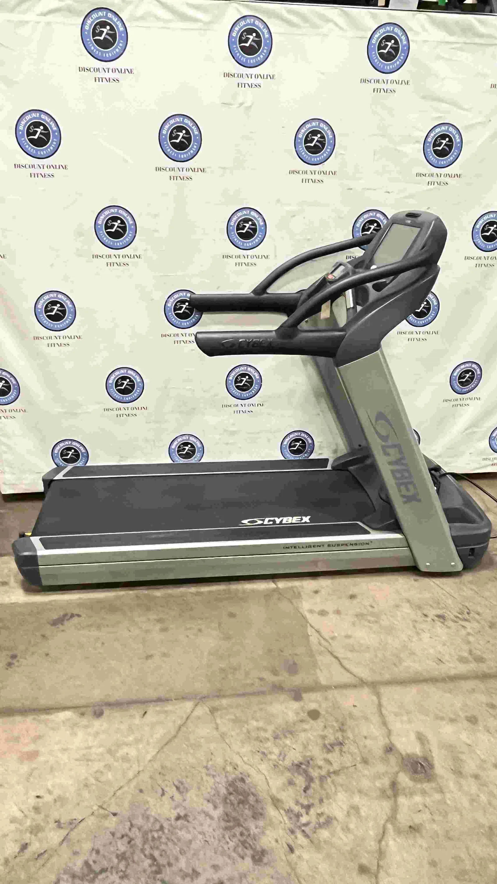 Cybex 770T Treadmill w/E3 Console - U — photo 4