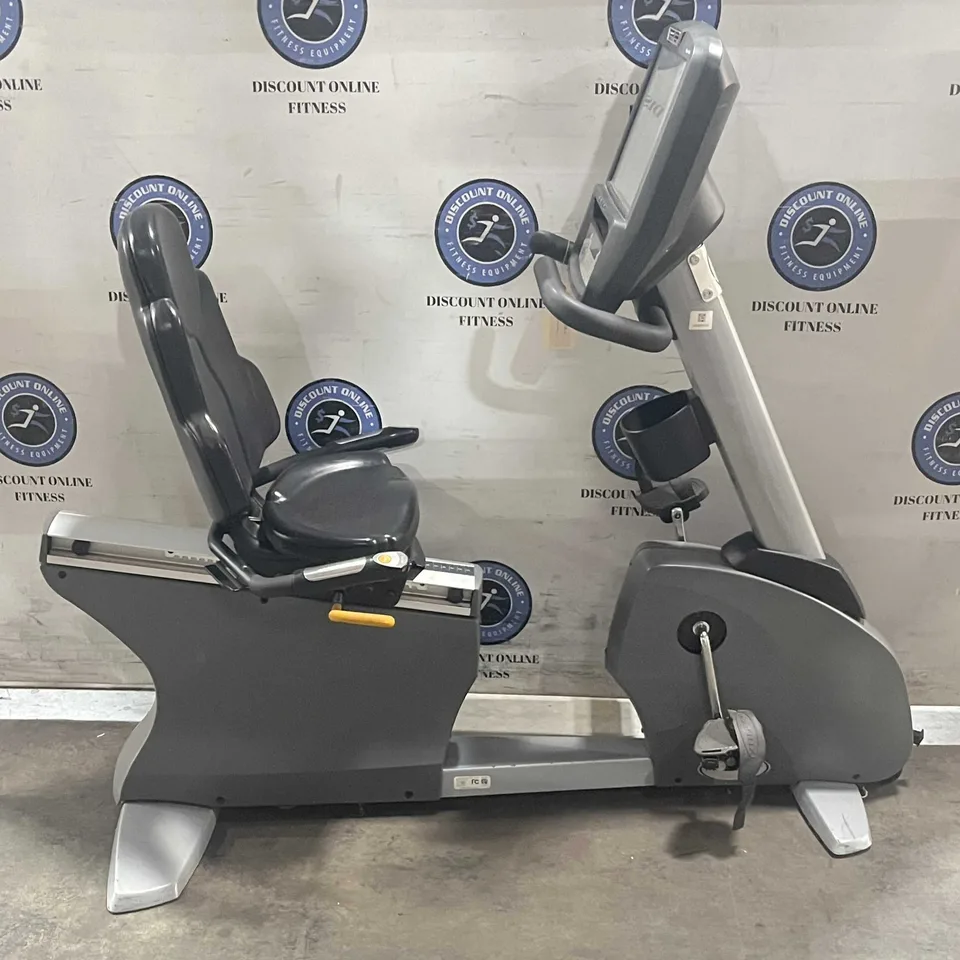 Matrix R7Xe Recumbent Bike - U