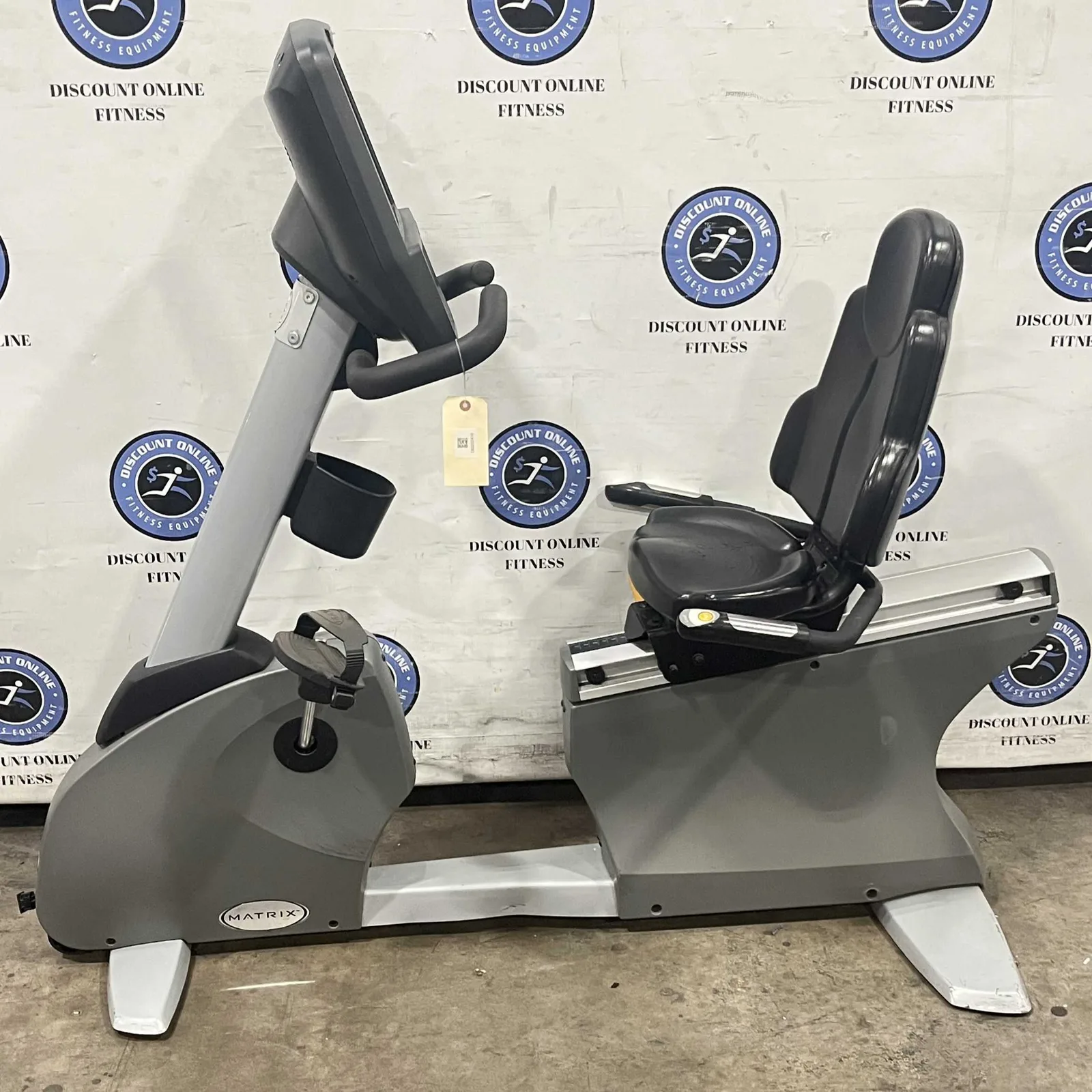 Matrix R7Xe Recumbent Bike - U — photo 3