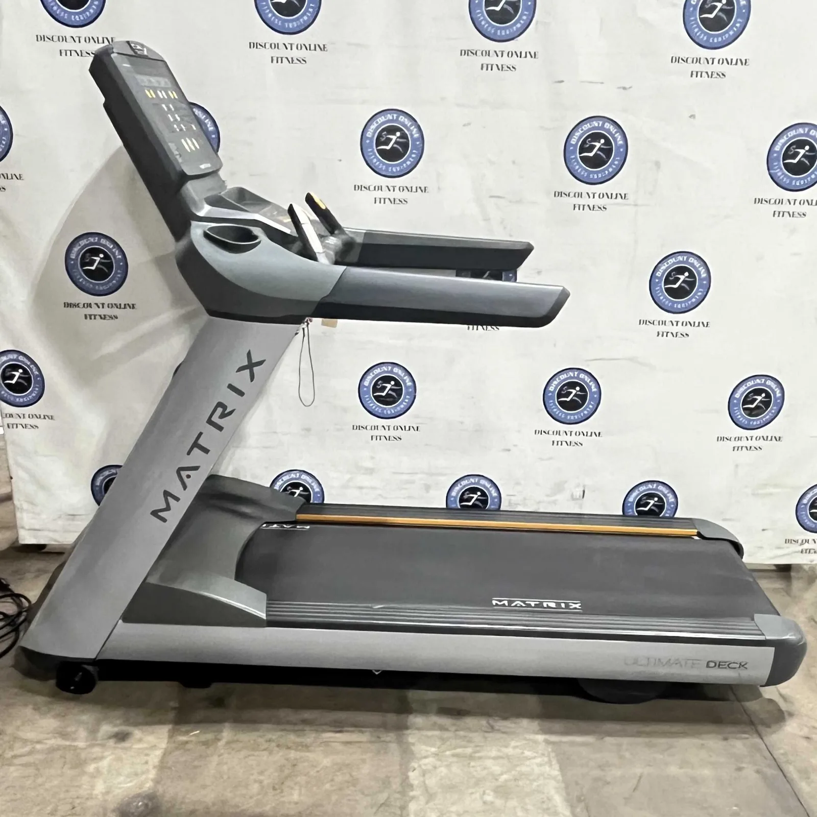 Matrix T5x Treadmill w/Large Console - U — photo 2