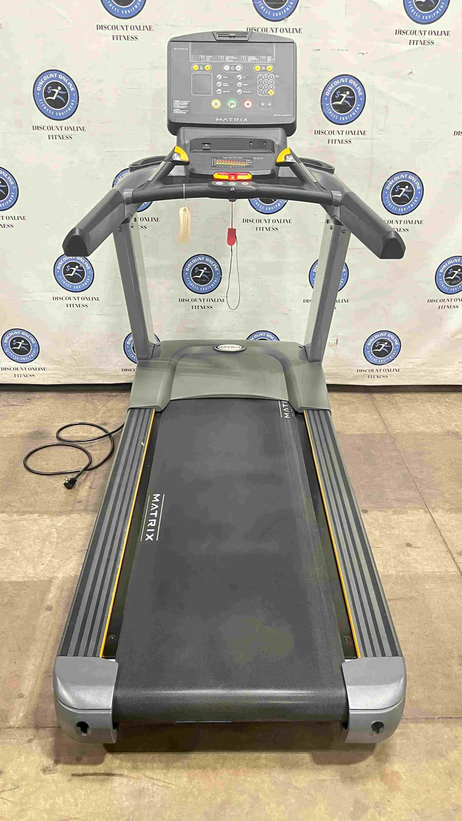 Matrix T5x Treadmill w/Large Console - U — photo 3