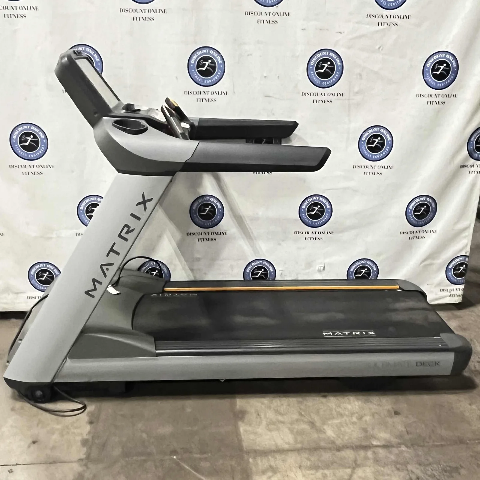 Matrix T7XE Small Console Treadmill - U — photo 3