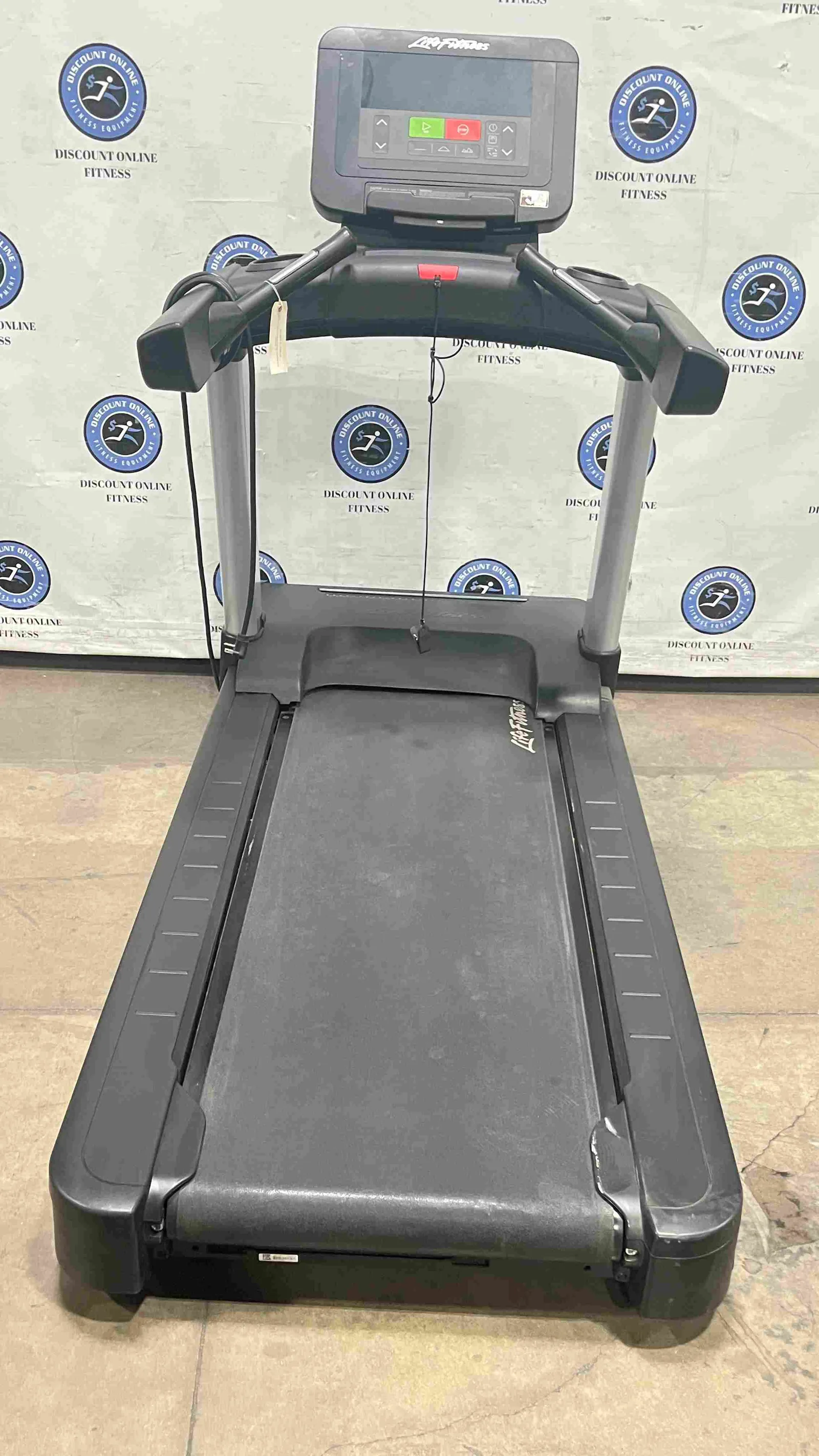 Life Fitness Integrity Series Treadmill w/C Console - U — photo 2