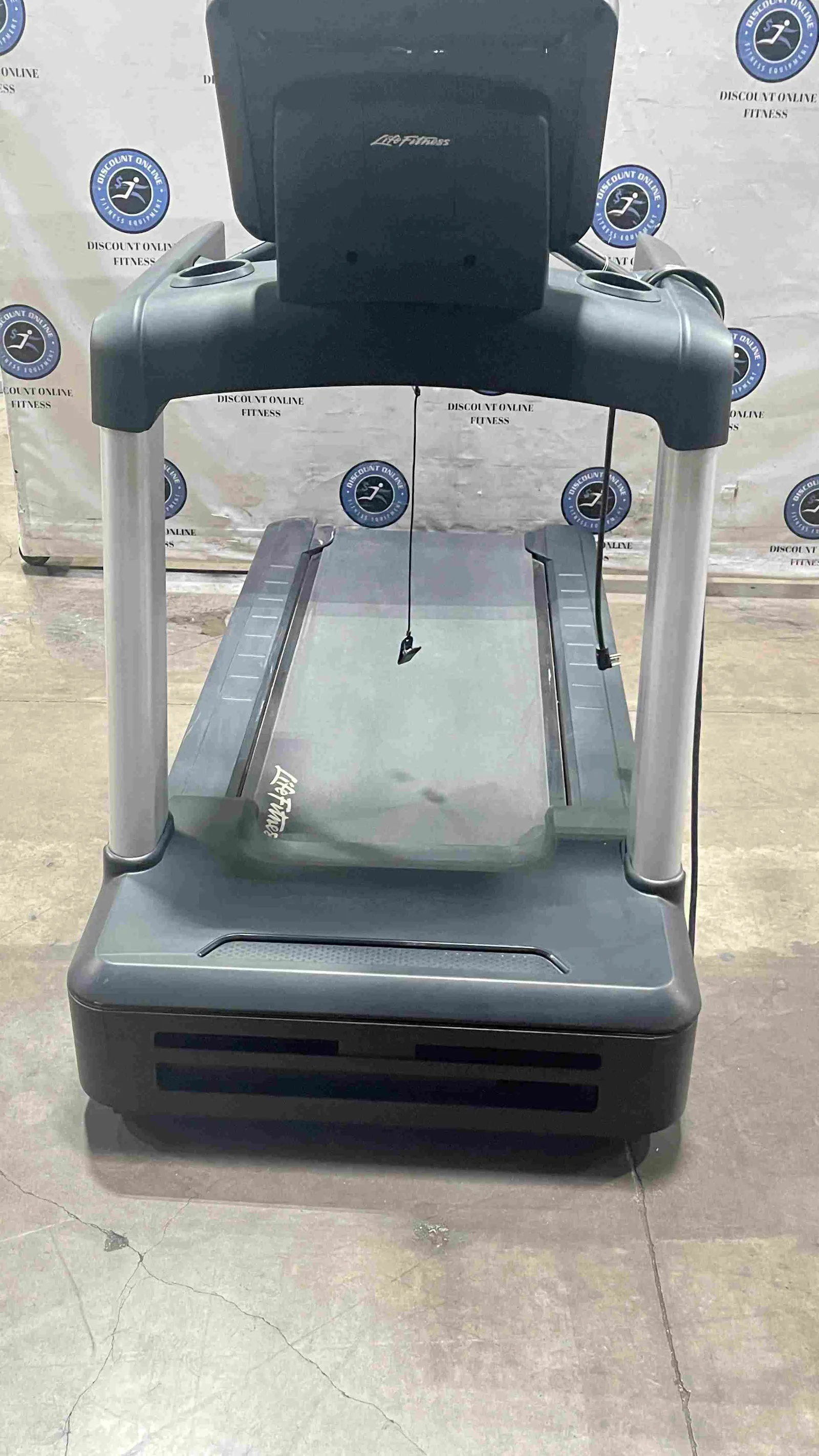 Life Fitness Integrity Series Treadmill w/C Console - U — photo 3