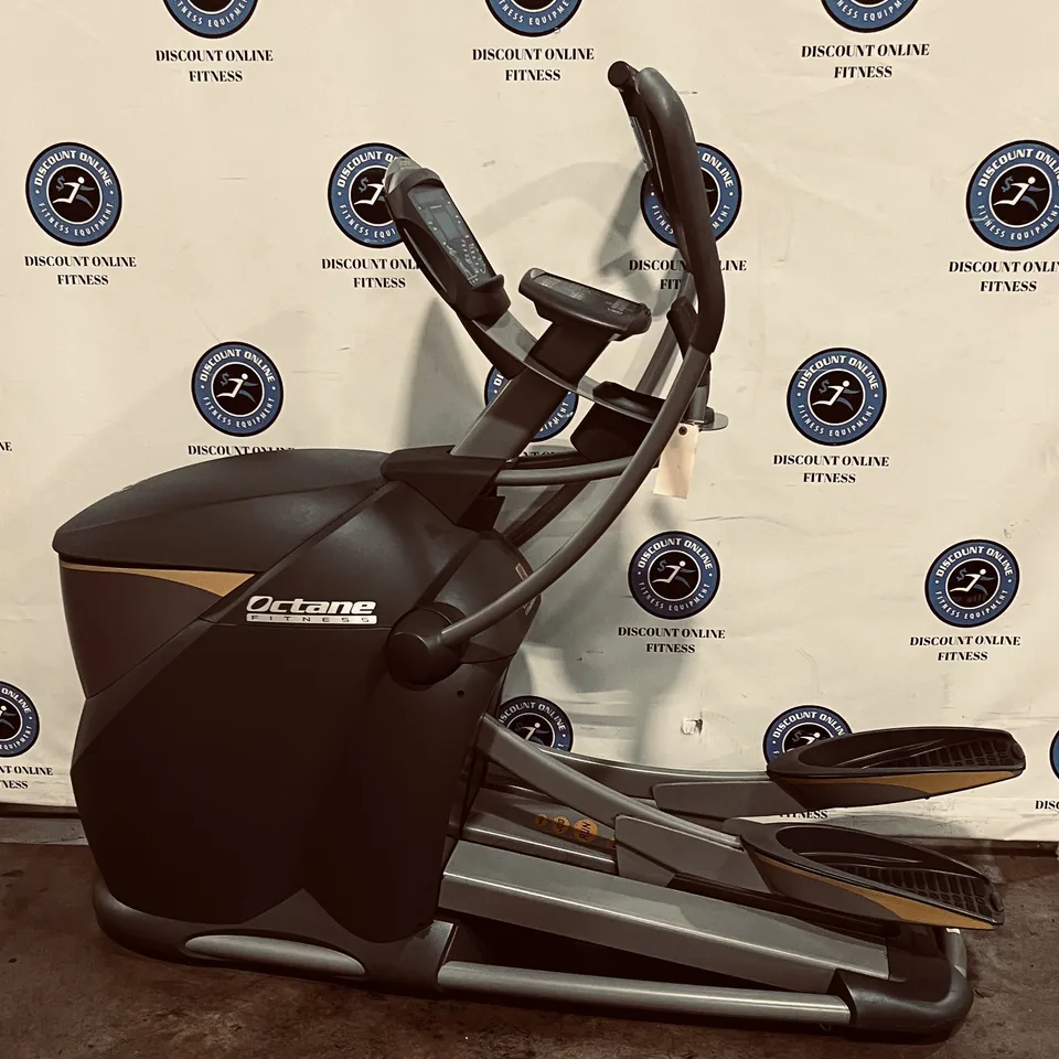 Octane Pro4700 Elliptical - U