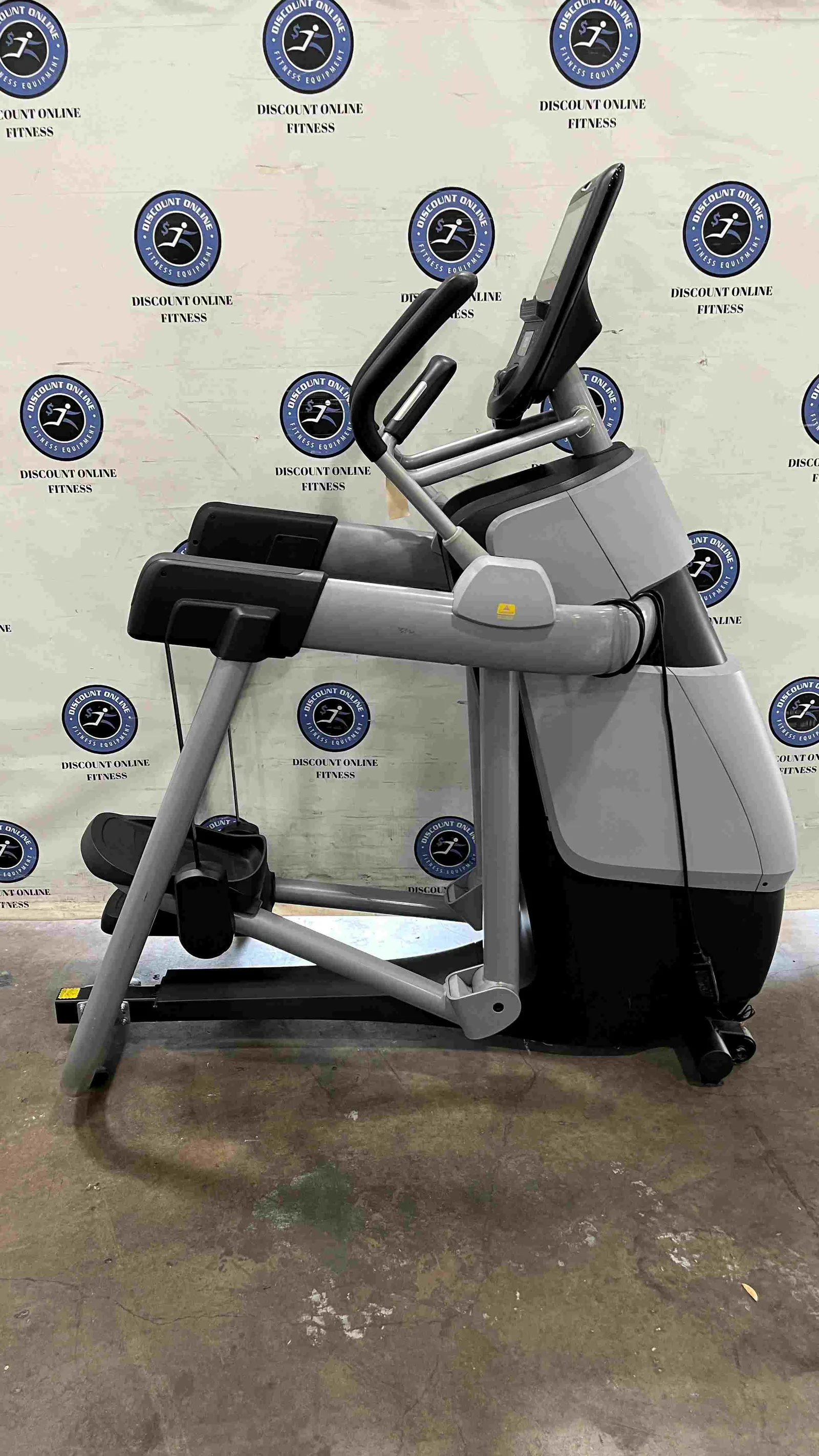 Precor AMT 783 Adaptive Motion Trainer w/P82 Console - U — photo 3