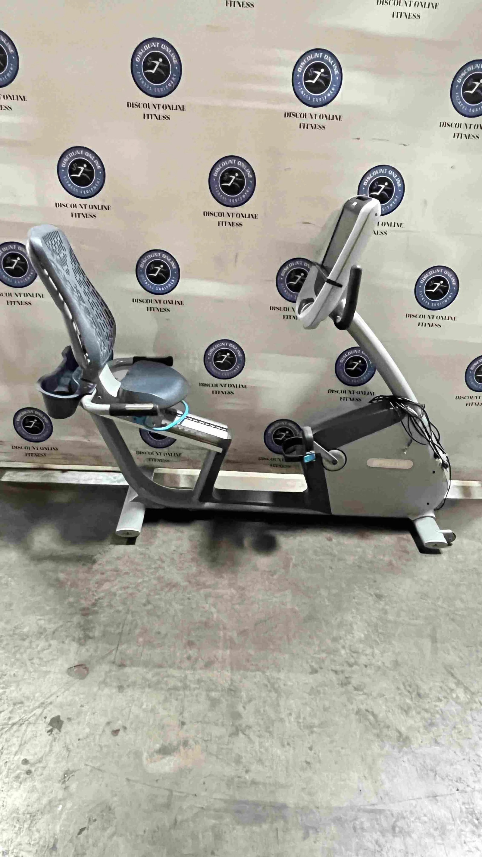 Precor RBK 885 Recumbent Bike w/P80 Console - U — photo 3