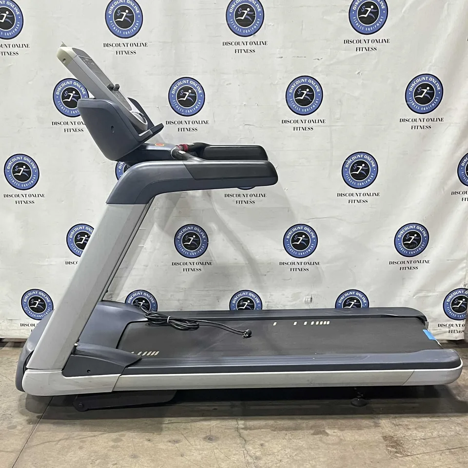 Precor TRM 731 Treadmill w/P30 console - U