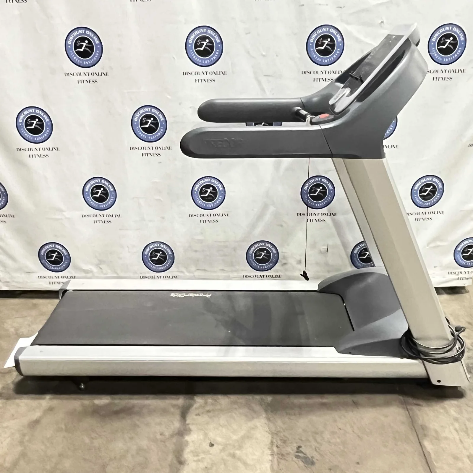 Precor TRM 731 Treadmill w/P30 console - U — photo 2